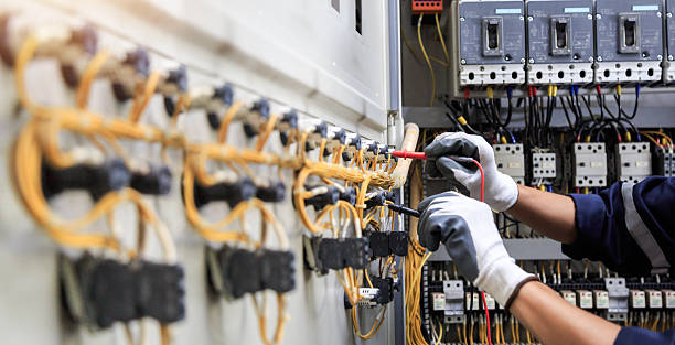 Professional Electrician technician working in Wedgefield, FL